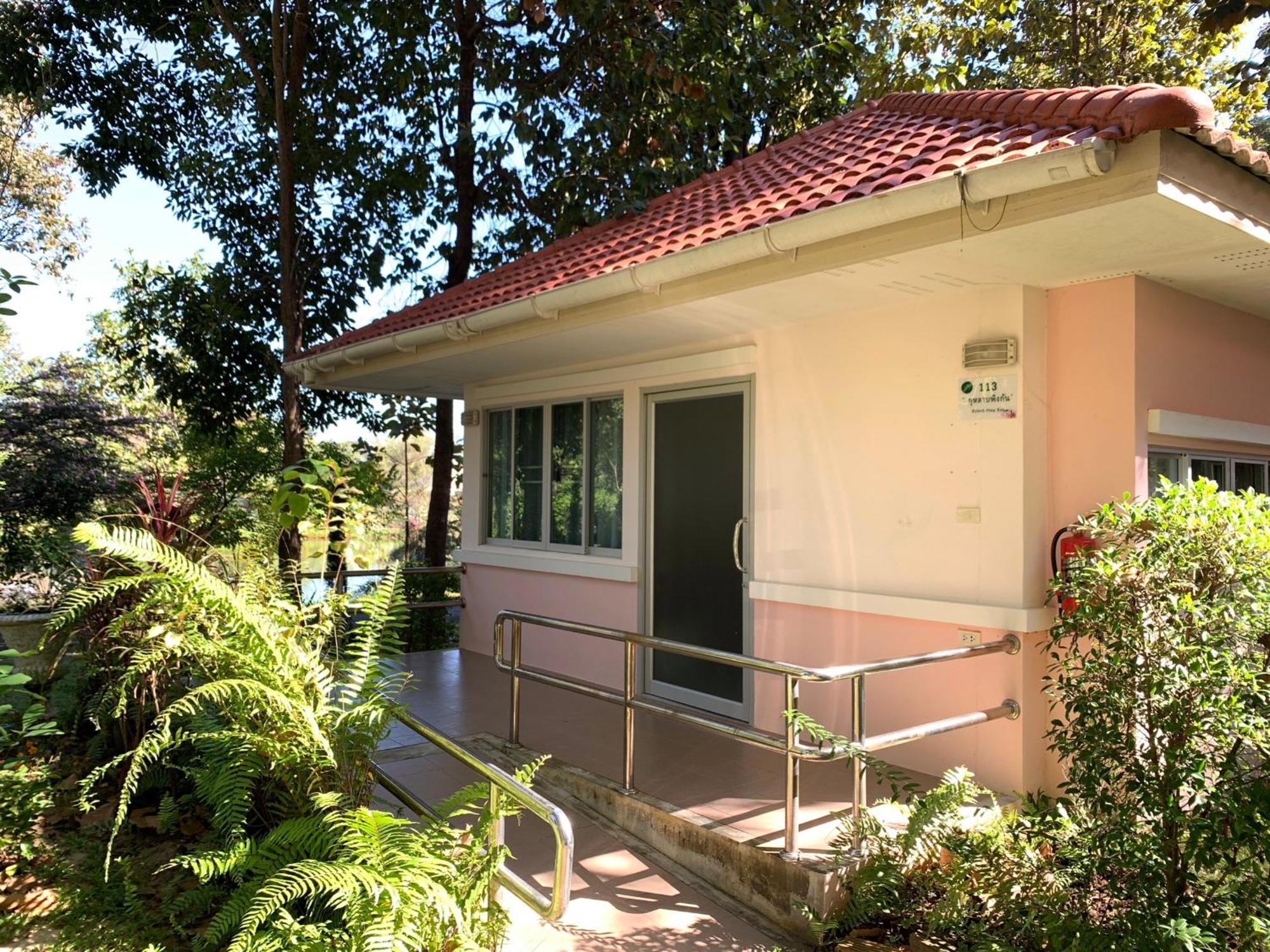 Baan Pingkan Wellness Resort San Kamphaeng Екстериор снимка