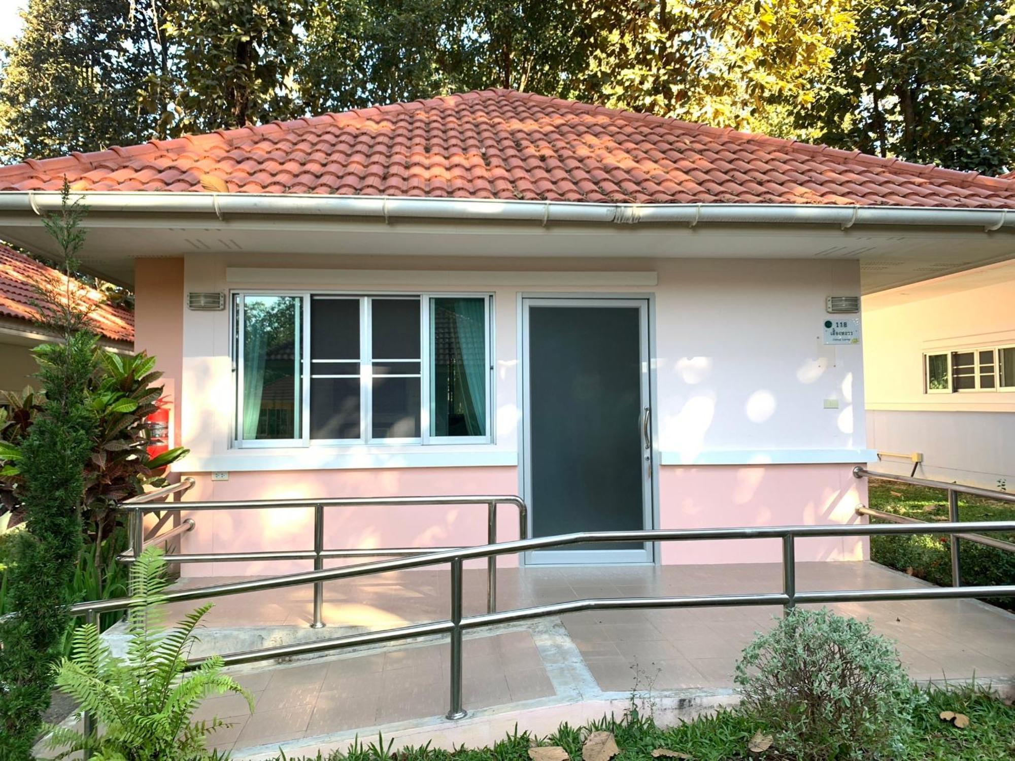 Baan Pingkan Wellness Resort San Kamphaeng Екстериор снимка